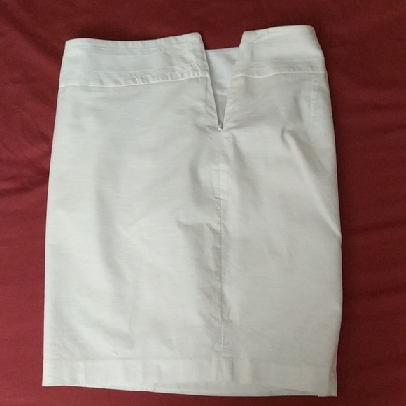White pencil skirt, The Limited - Picture 6 of 6